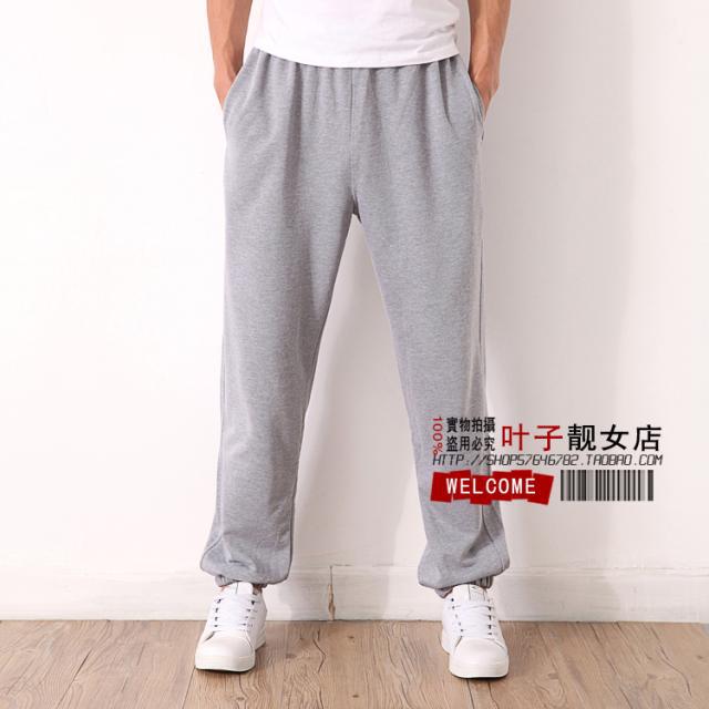 薄い灰色の縮み口