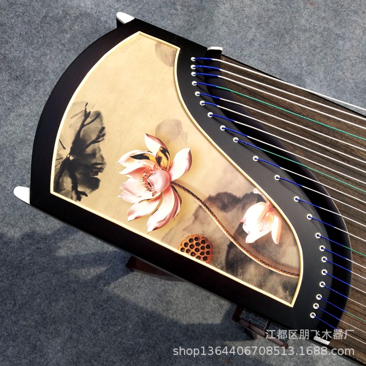 蓮池の月の光