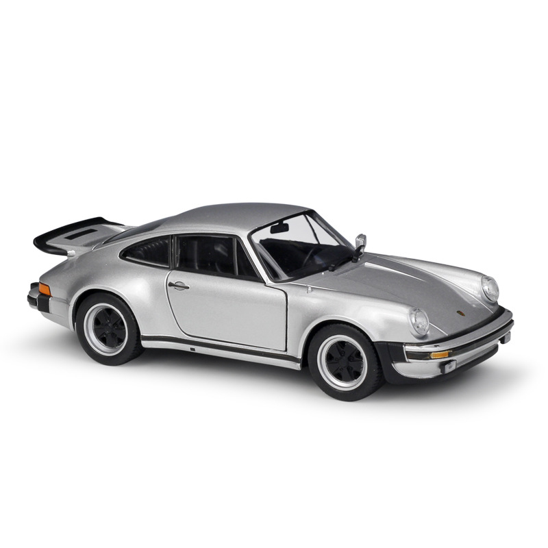 1974ポルシェ911 turbo3.0シルバー