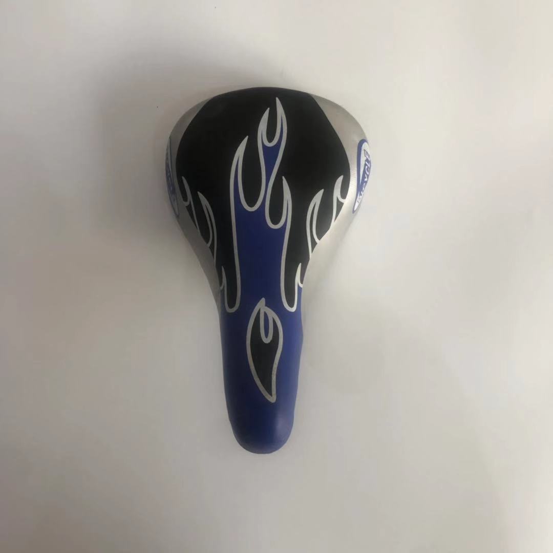 ブルー