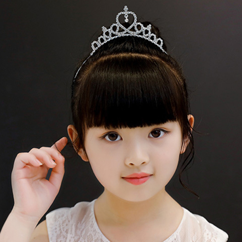 モデルのクラウン