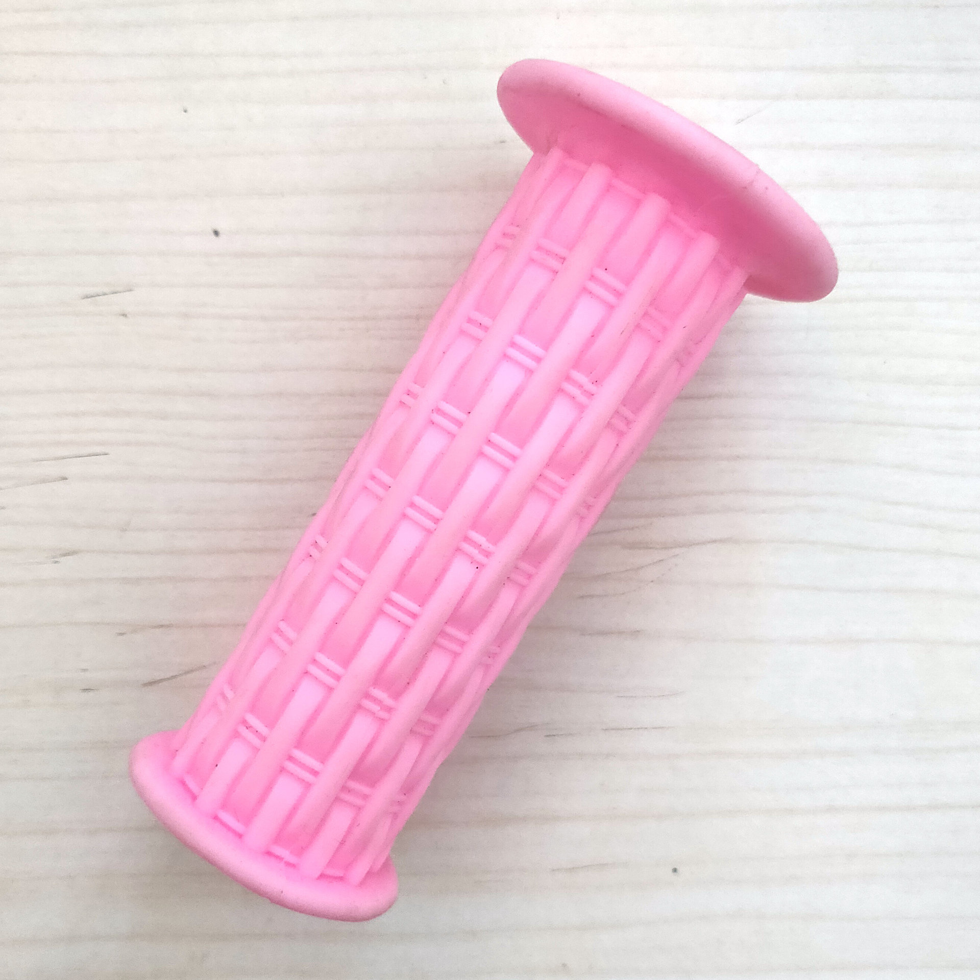 ピンク