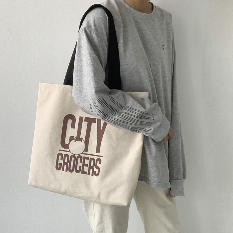 CITYベージュのキャンバスバッグ