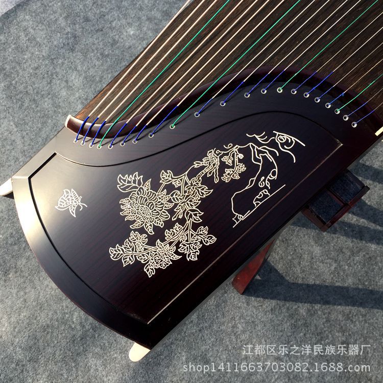 蝶芝居牡丹の金