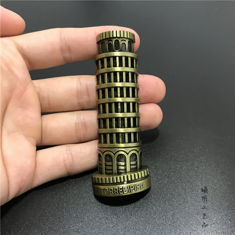 イタリアのビーサ斜塔