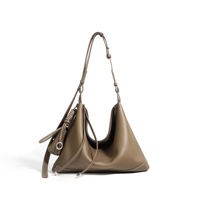 エレファントグレー（牛革の一層目）