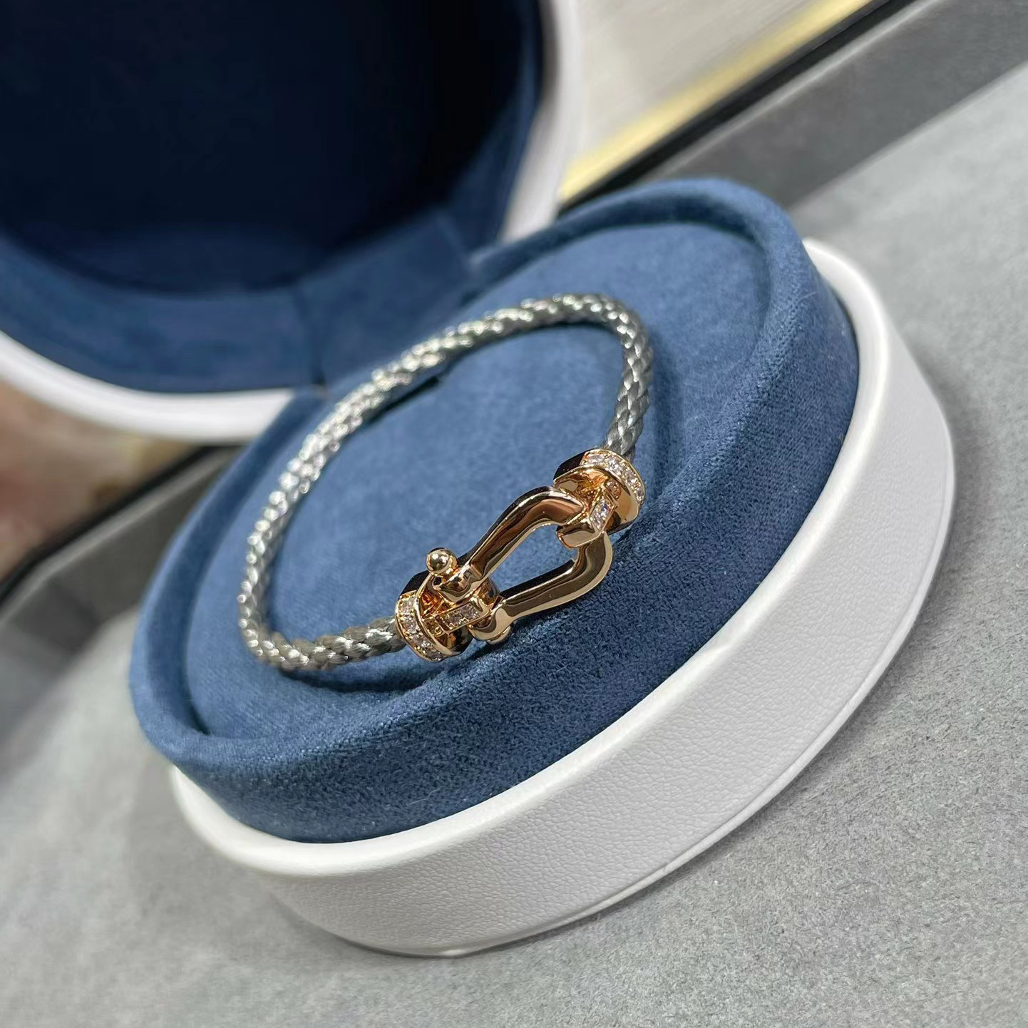 ミディアム ローズゴールド ハーフ ダイヤモンド グレー スチール ロープ