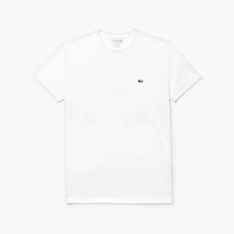 赤い口の白いTシャツ
