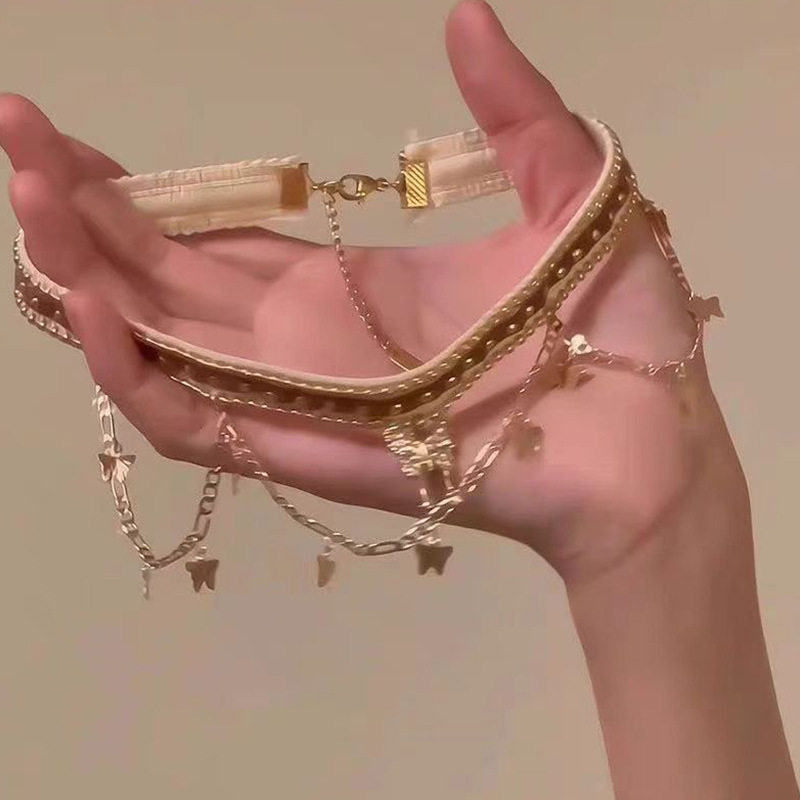蝶のタッセルネックレス