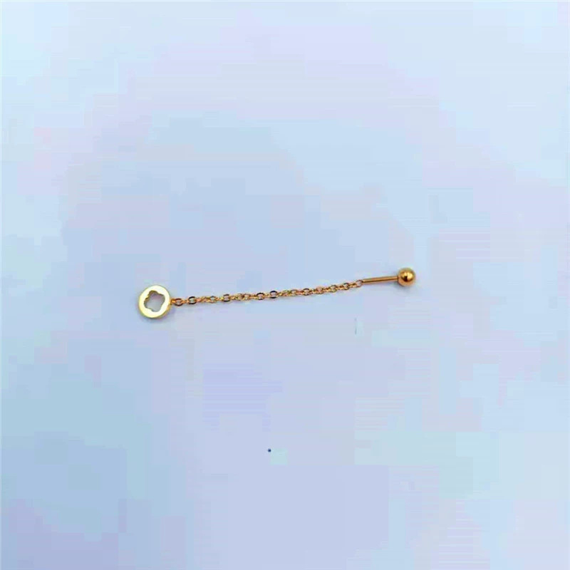 金色の丸い花の耳のライン