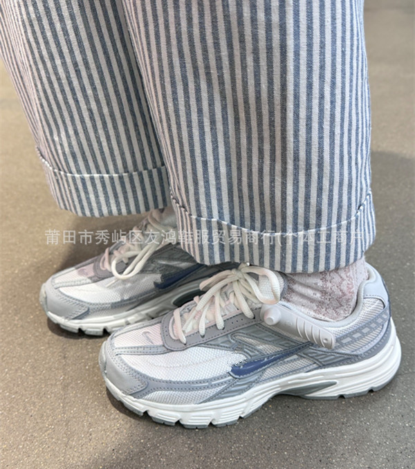 Iグレーブルー HQ1511-121