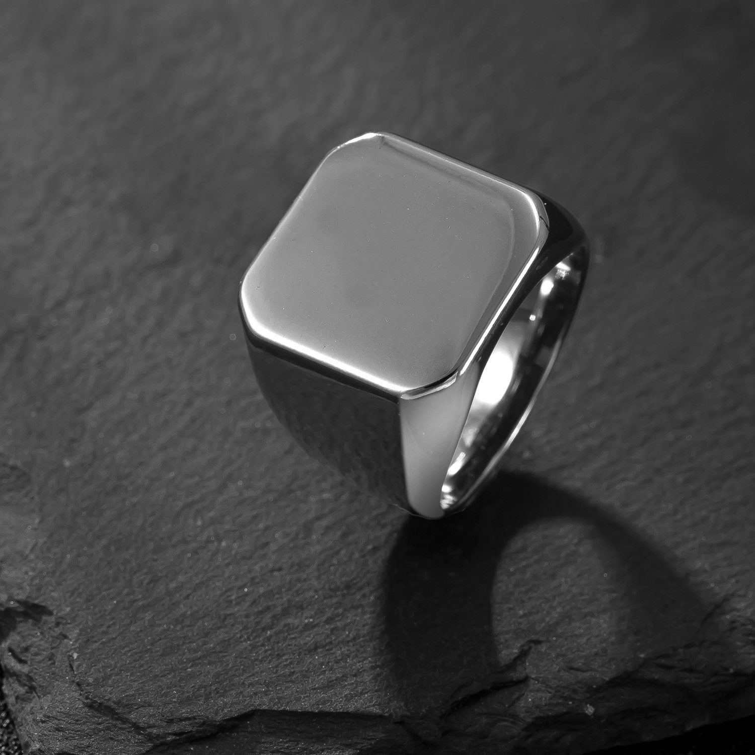 スチールカラー（面取りされた光沢のある大きな正方形）