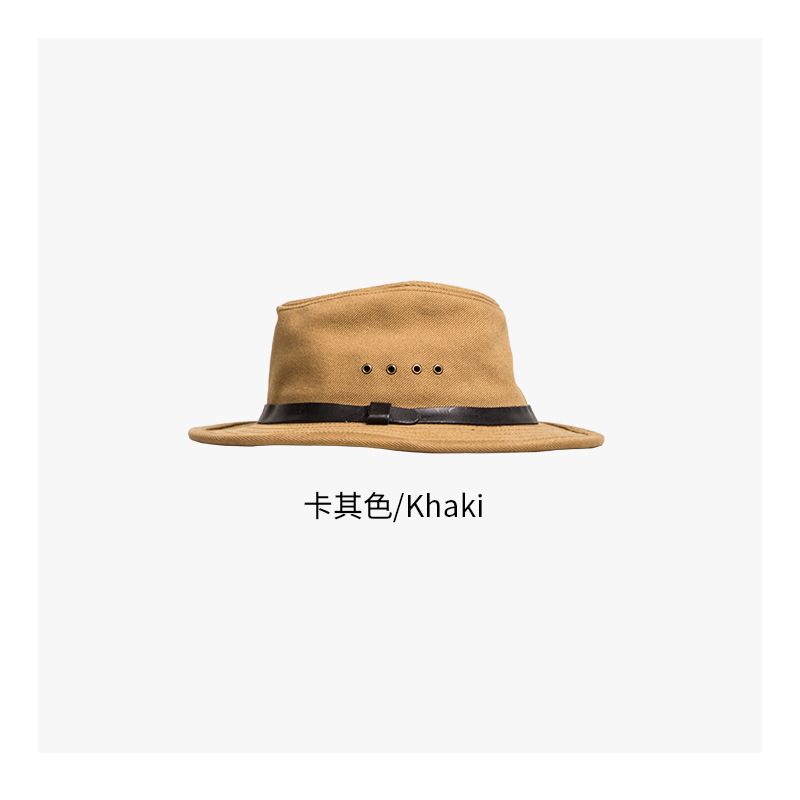 カーキ