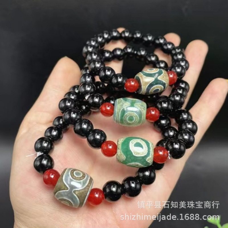 黒ビーズプラス20mmグリーン天ビーズブレスレット