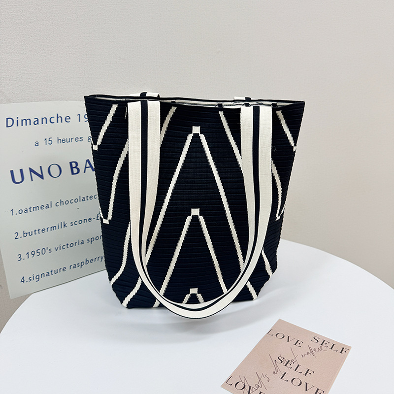 黒+白のストライプ