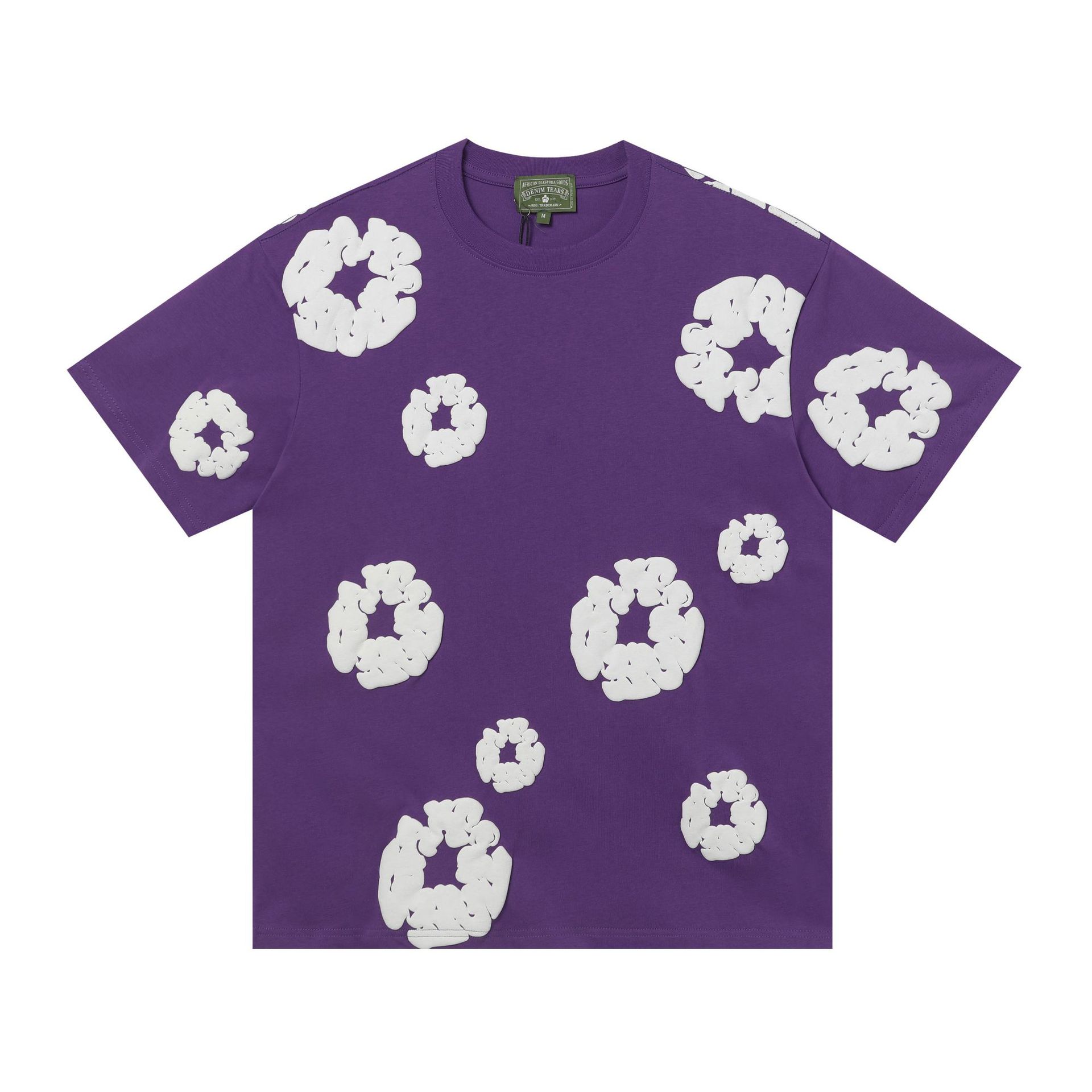 紫のTシャツ
