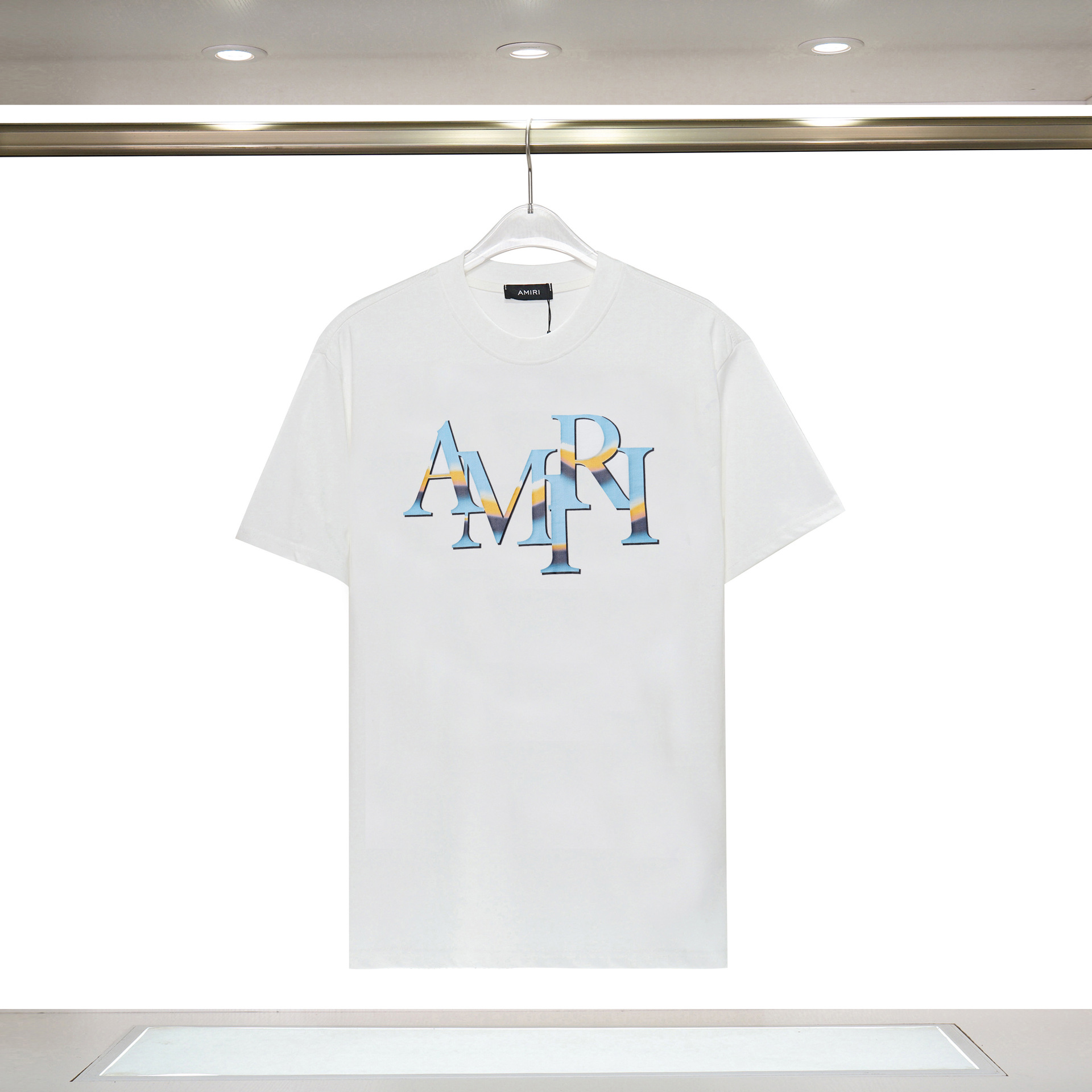 Y47・文字ロゴ・白