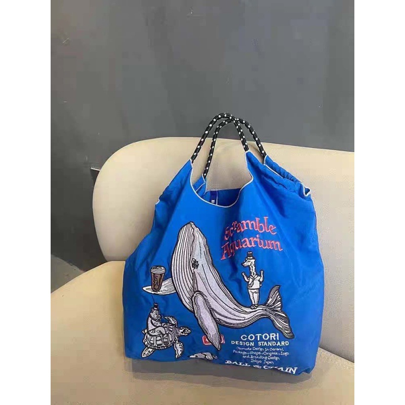 シロナガスクジラ Mサイズ(ショルダーストラップ除く)