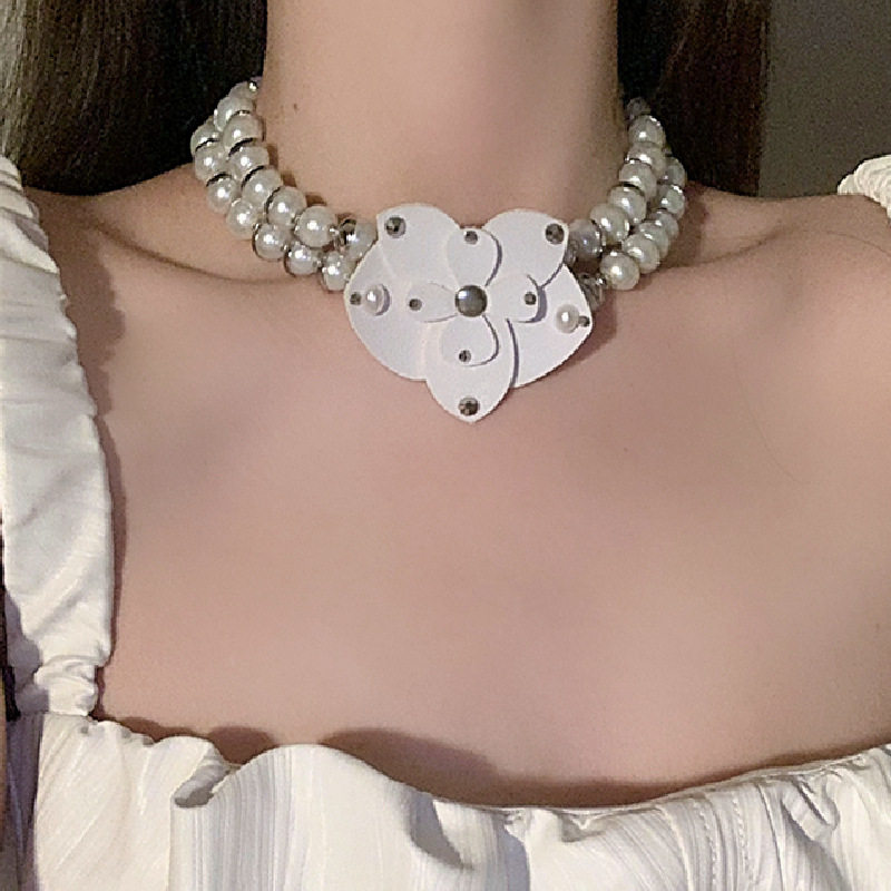 2406001A真珠流蘇ペンダント皮質花ネックレス