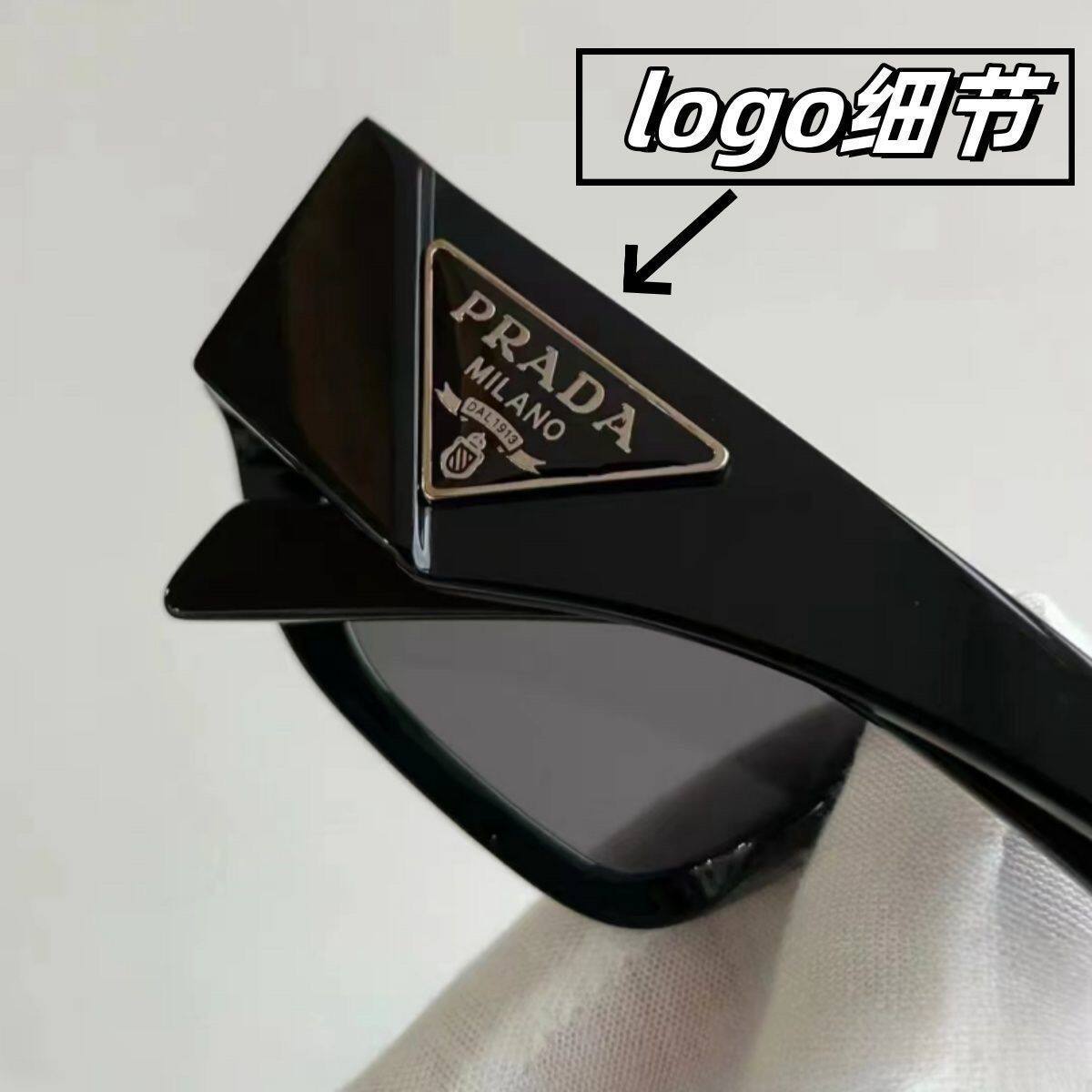 ブラックのクラシックモデル（パッケージなし）