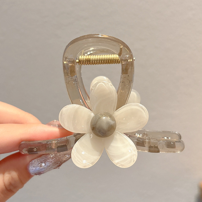 1# ベージュの5弁花 8cm