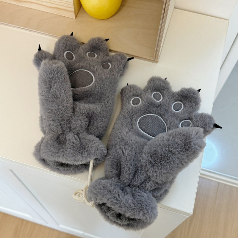 大きな足は灰色