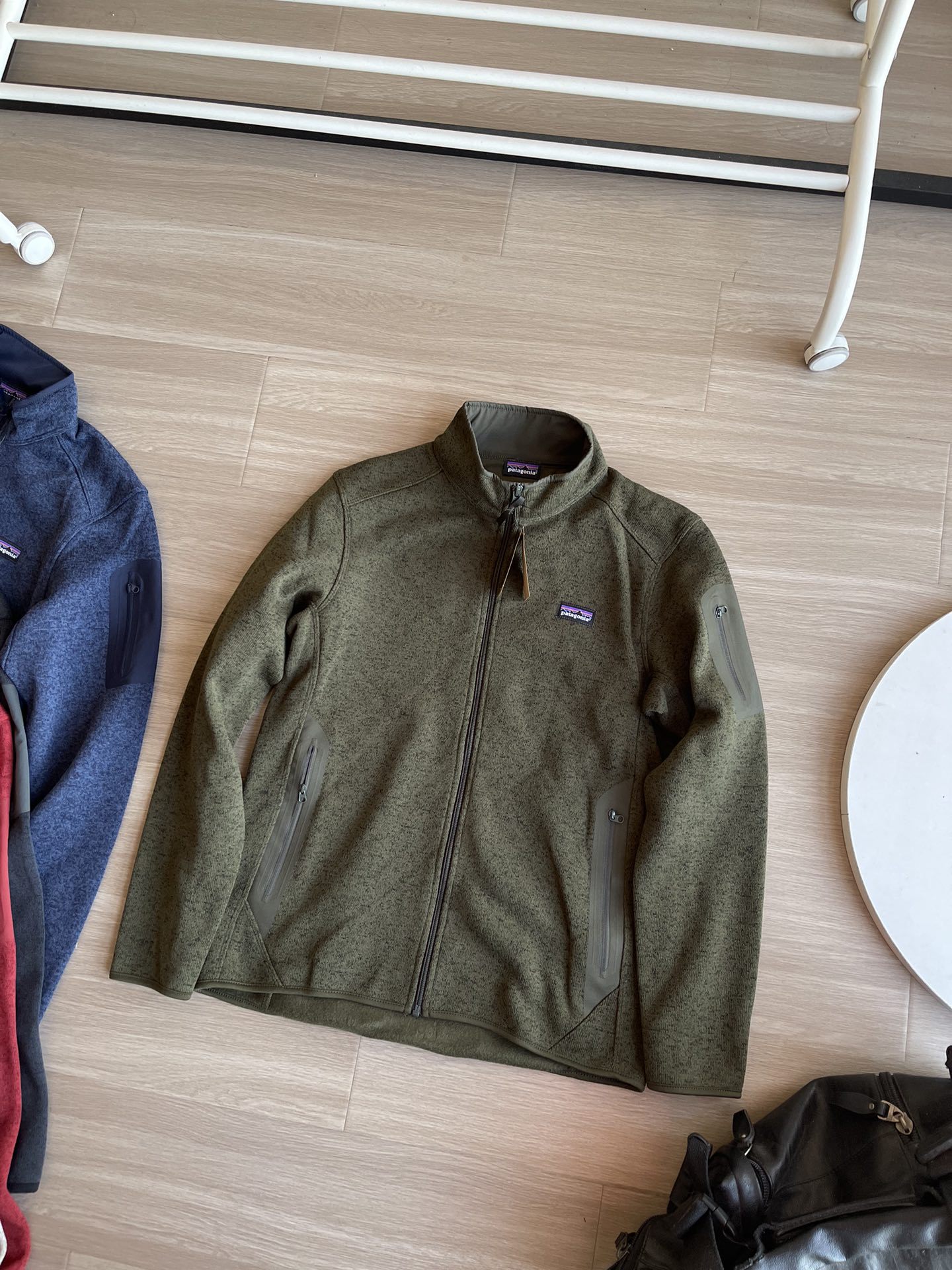 ミリタリーグリーン