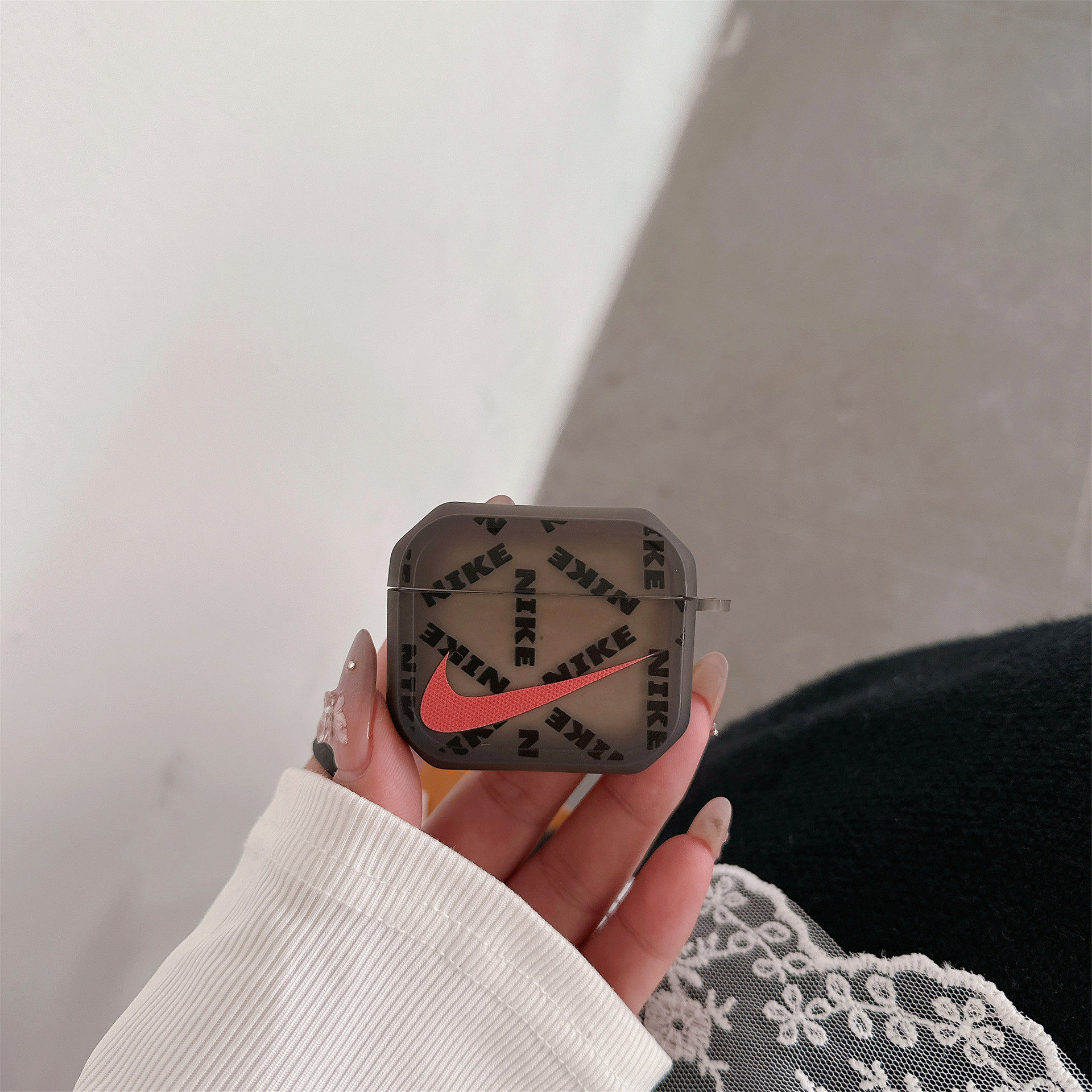 図 18 に示すように (スプリング バックル付き)