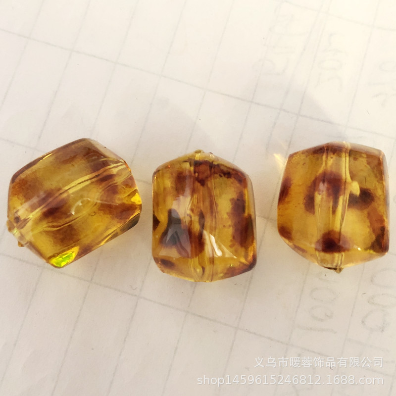 アンバーヒョウ柄