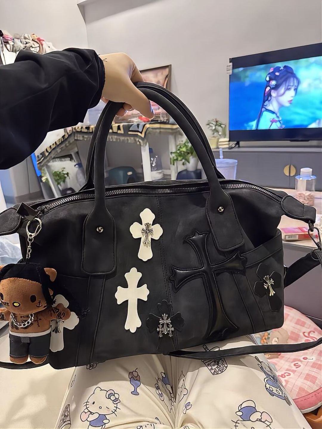 346 ブラックにはクロスボディショルダーストラップが付属します