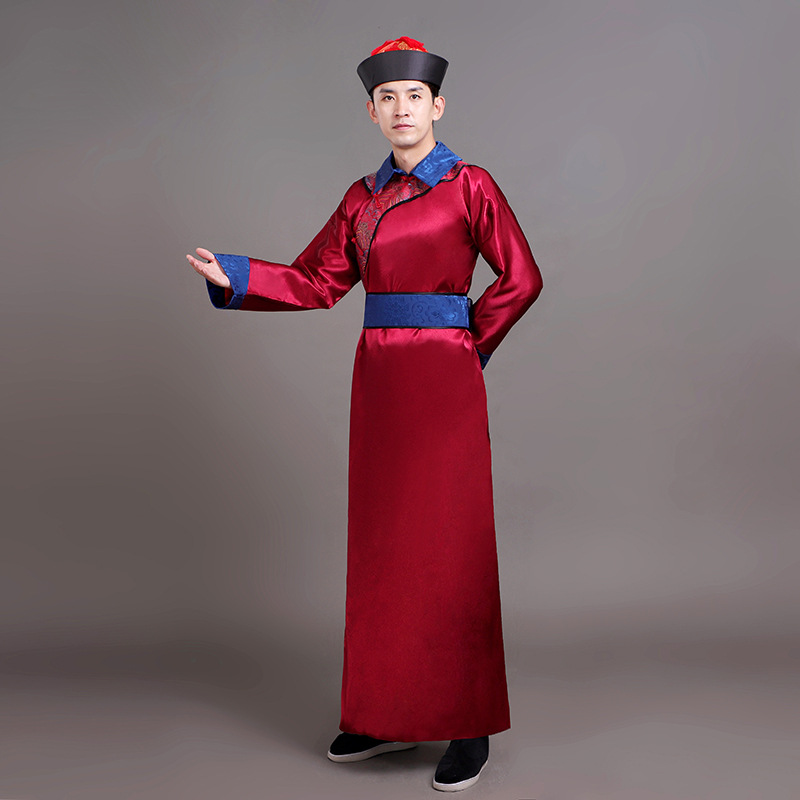 ワインレッドの普通の帽子