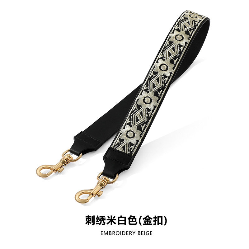 A-19刺繍黒の角型花金ボタン