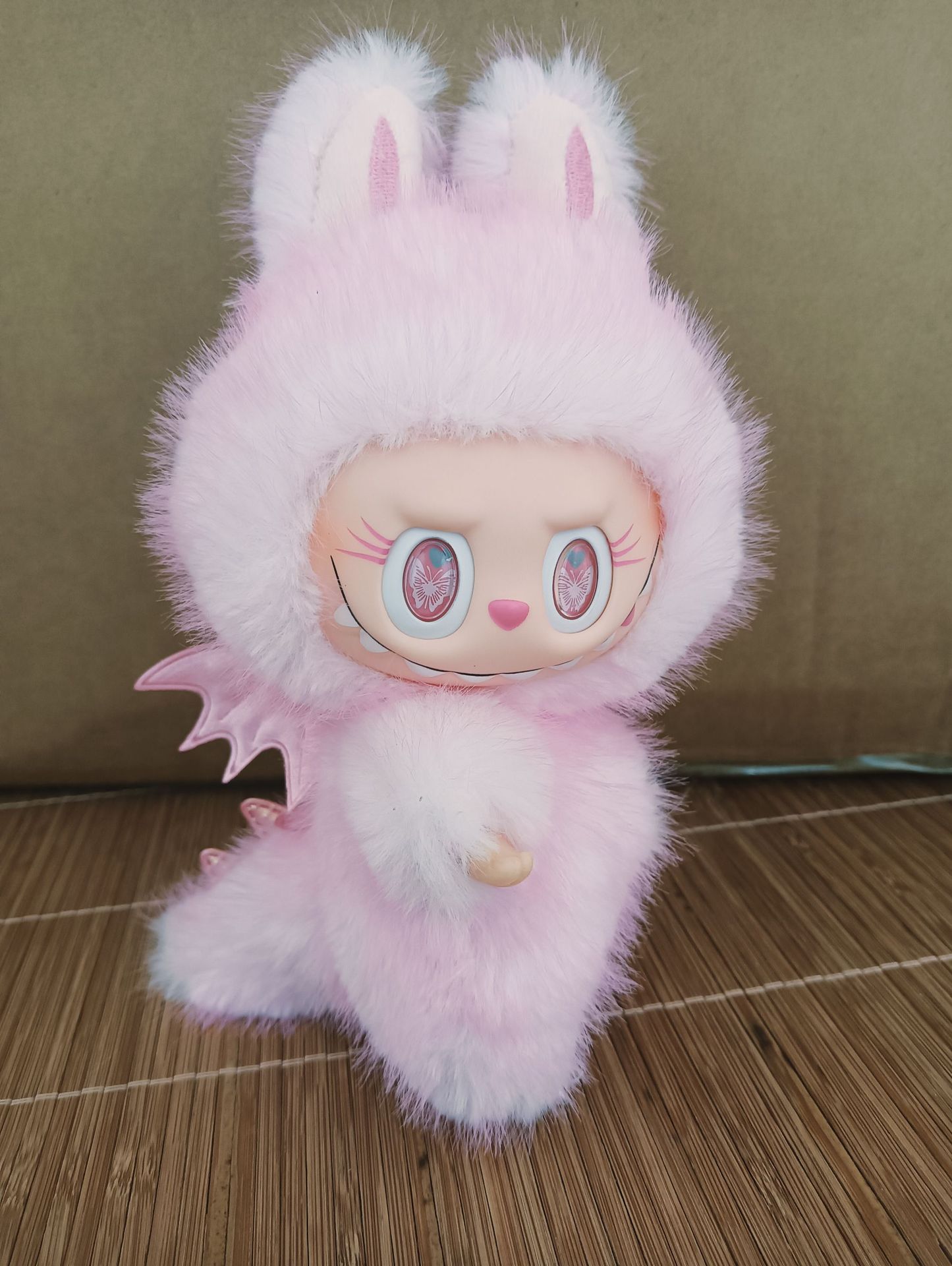 高品質のピンクの蝶