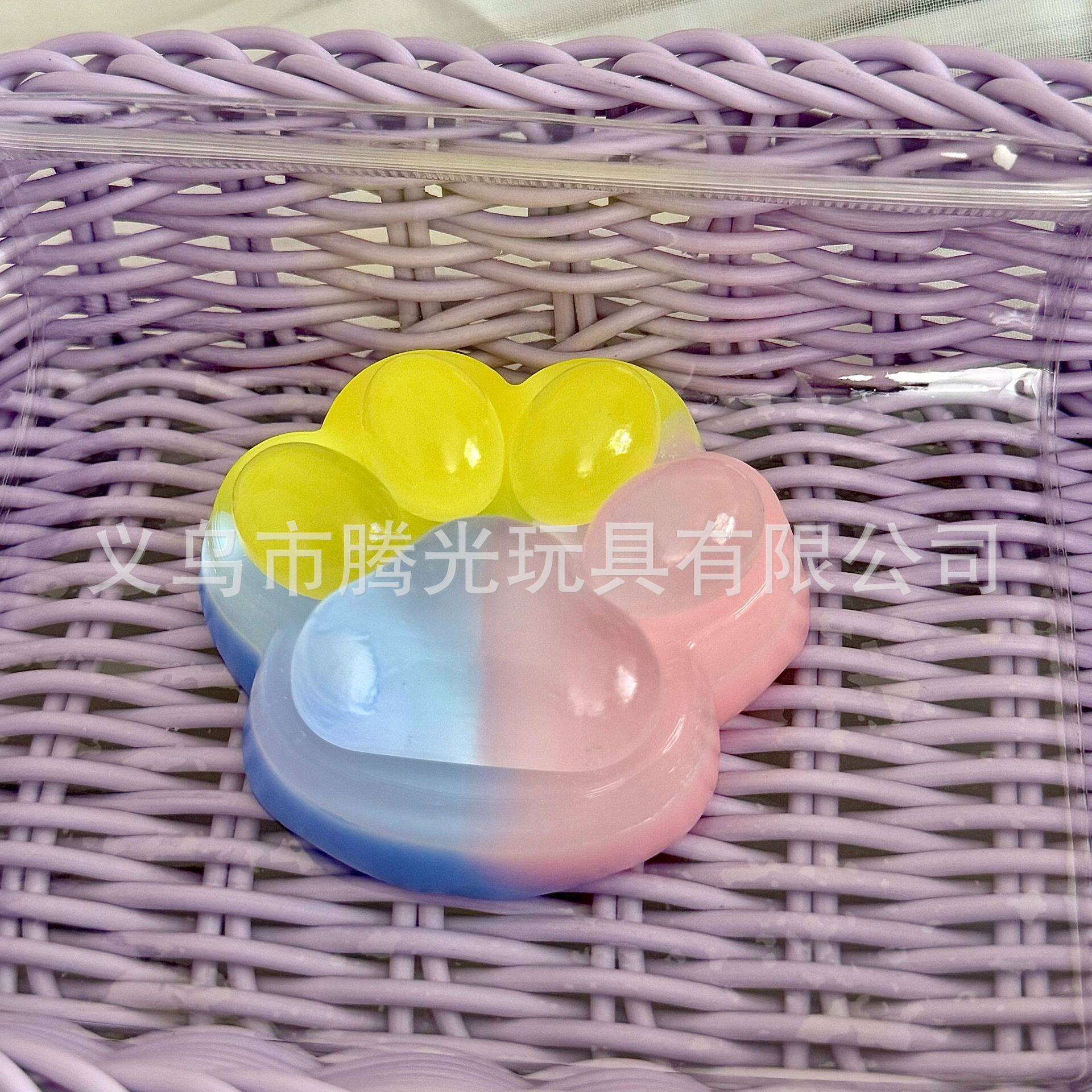 3色の透明な猫の爪