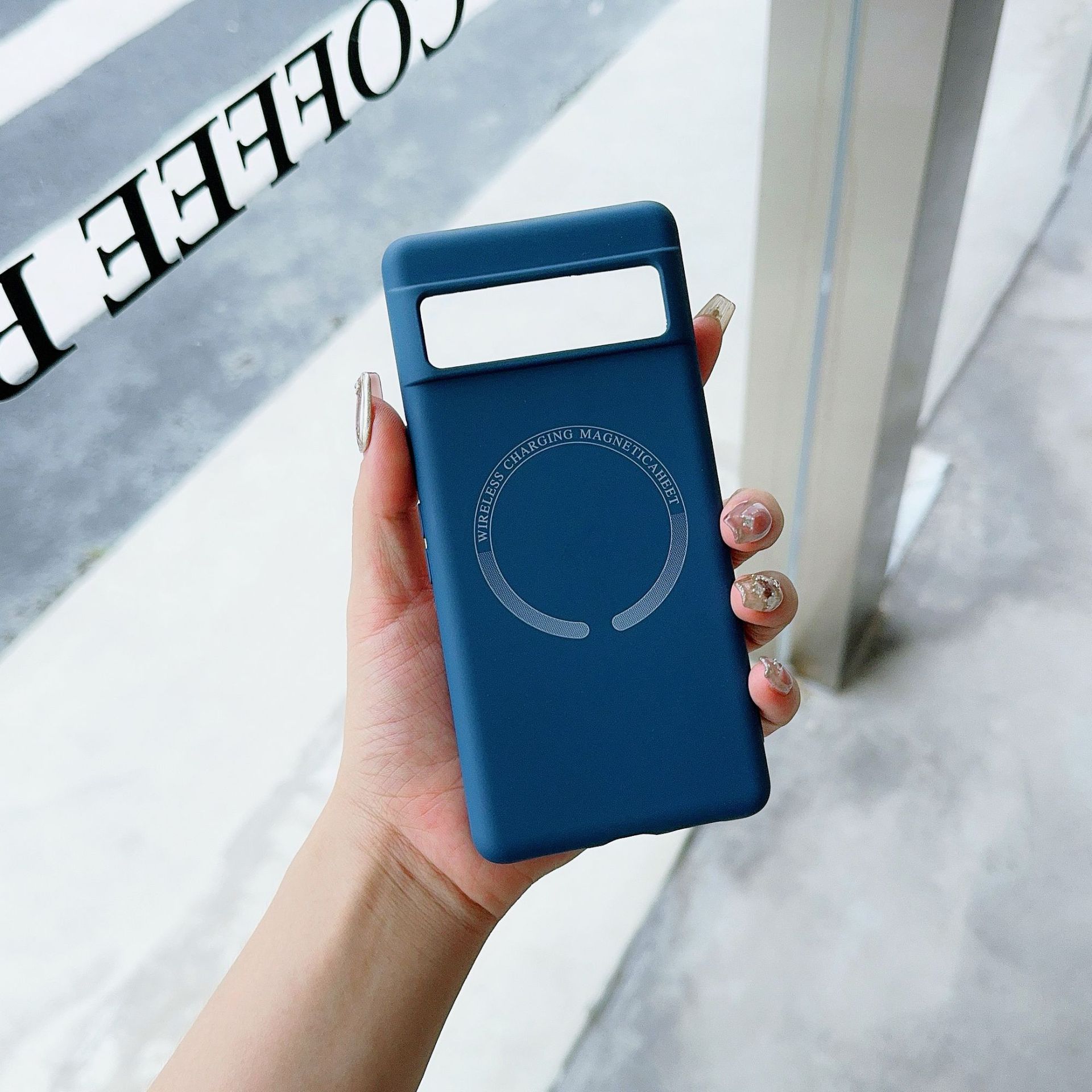 ディープシーブルー