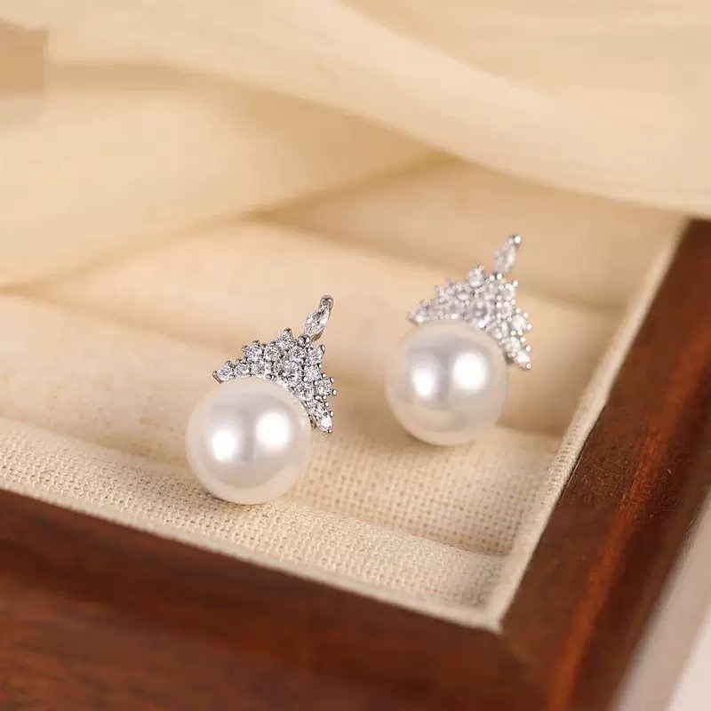 アイスクイーン イヤリング [10mmビーズ]