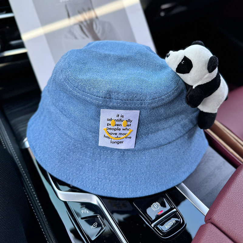 デニムブルーは1 ~ 6歳ぐらいで調節できます。