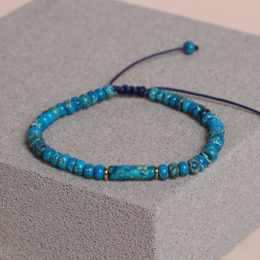 ダークブルーのチューブビーズ