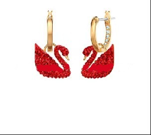 赤い白鳥のイヤリング