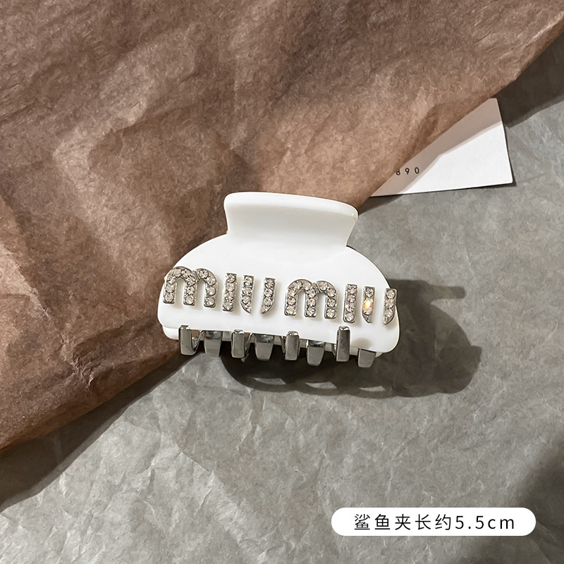 白いサメクリップ