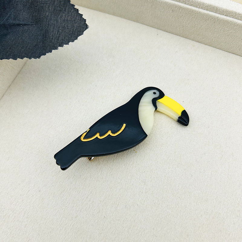 黒い口鳥のサイドクリップ