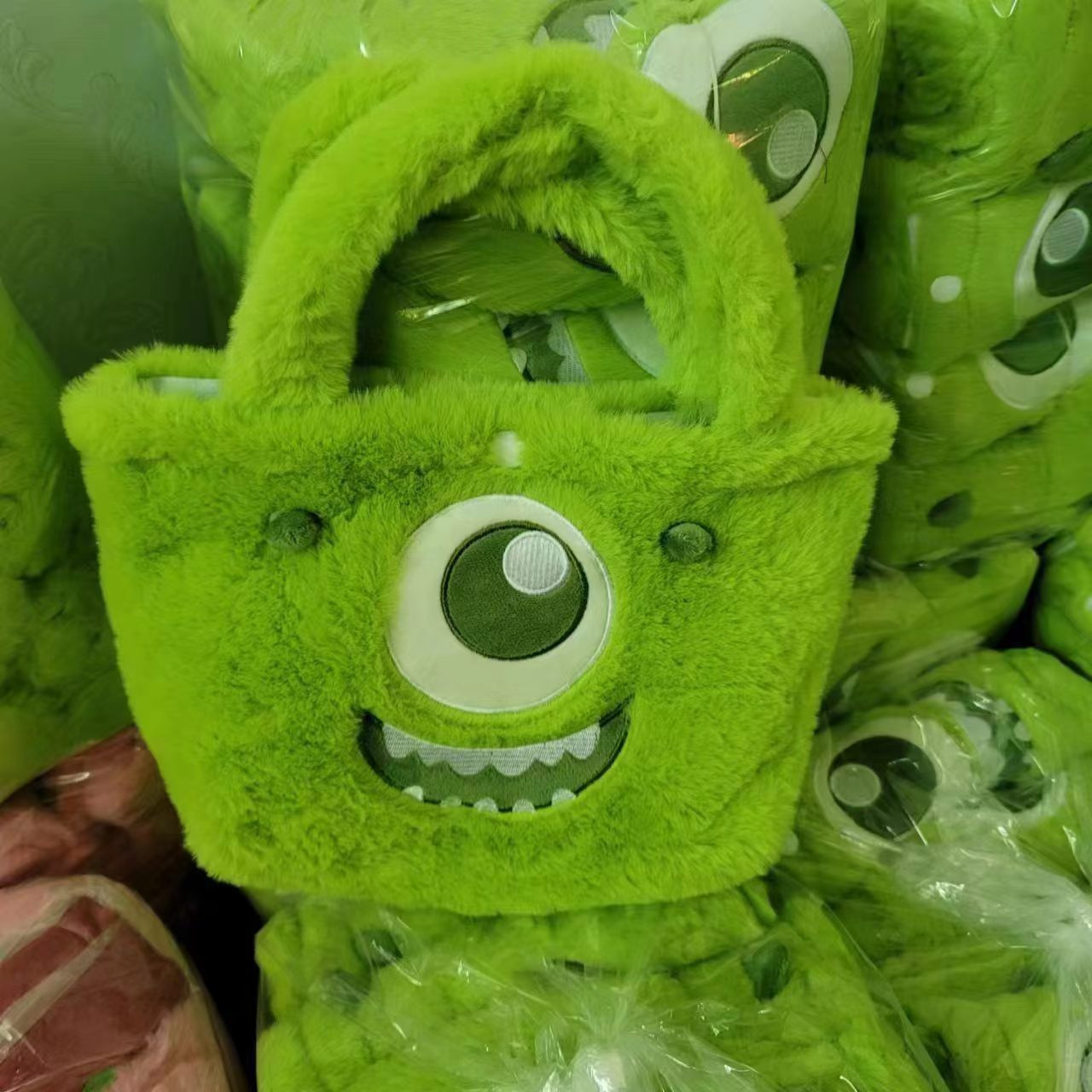 大きな目のモンスターハンドバッグ