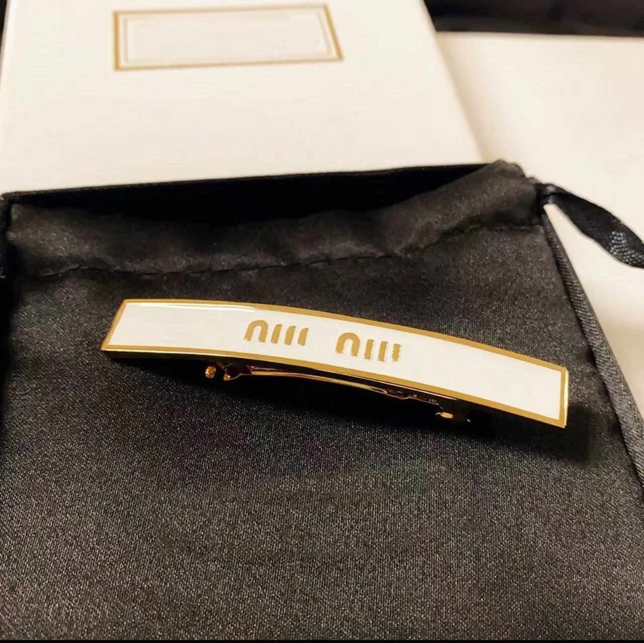 白