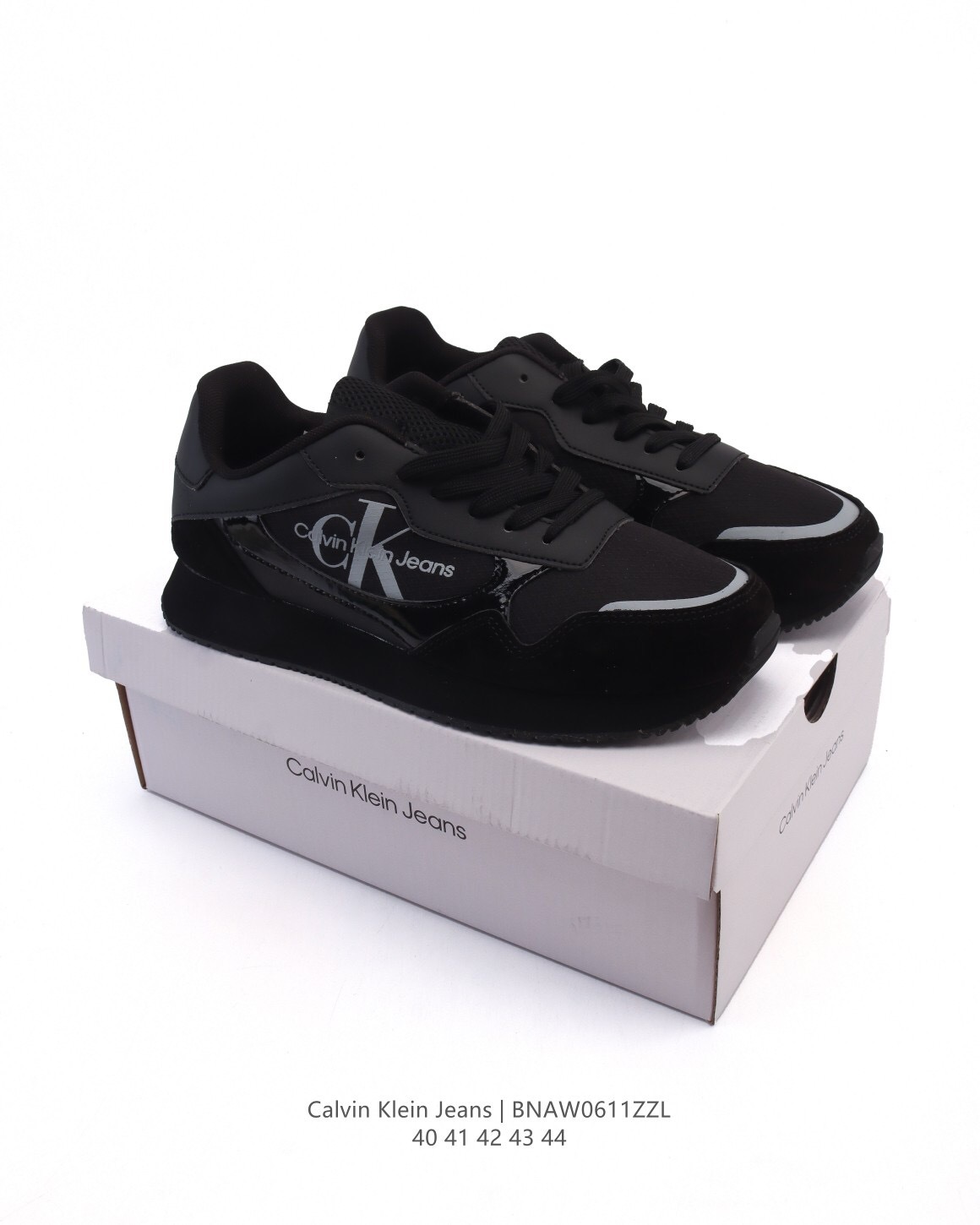 ピュアブラックのフラッグシップバージョン