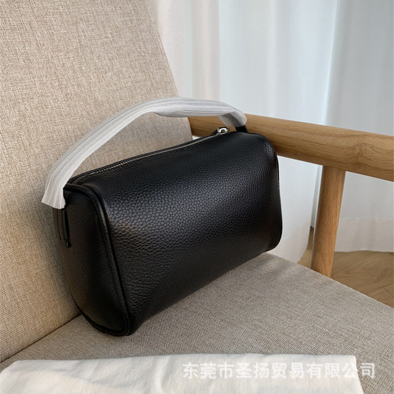 黒いレイシの紋様