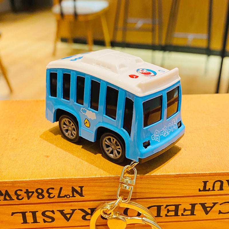 猫を刺す車-都市バス