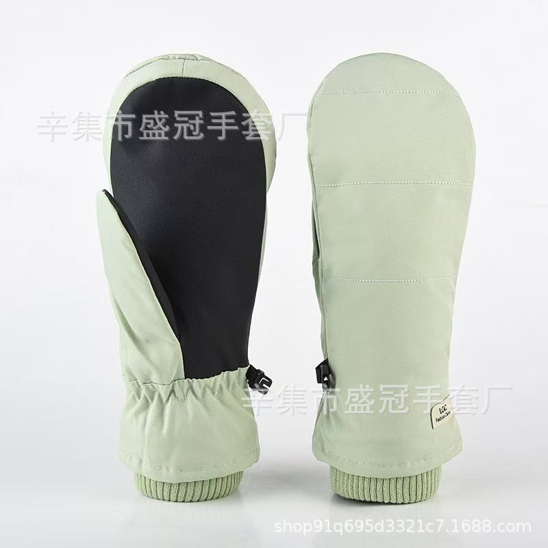 ネイリ・ルコウ・グリーン