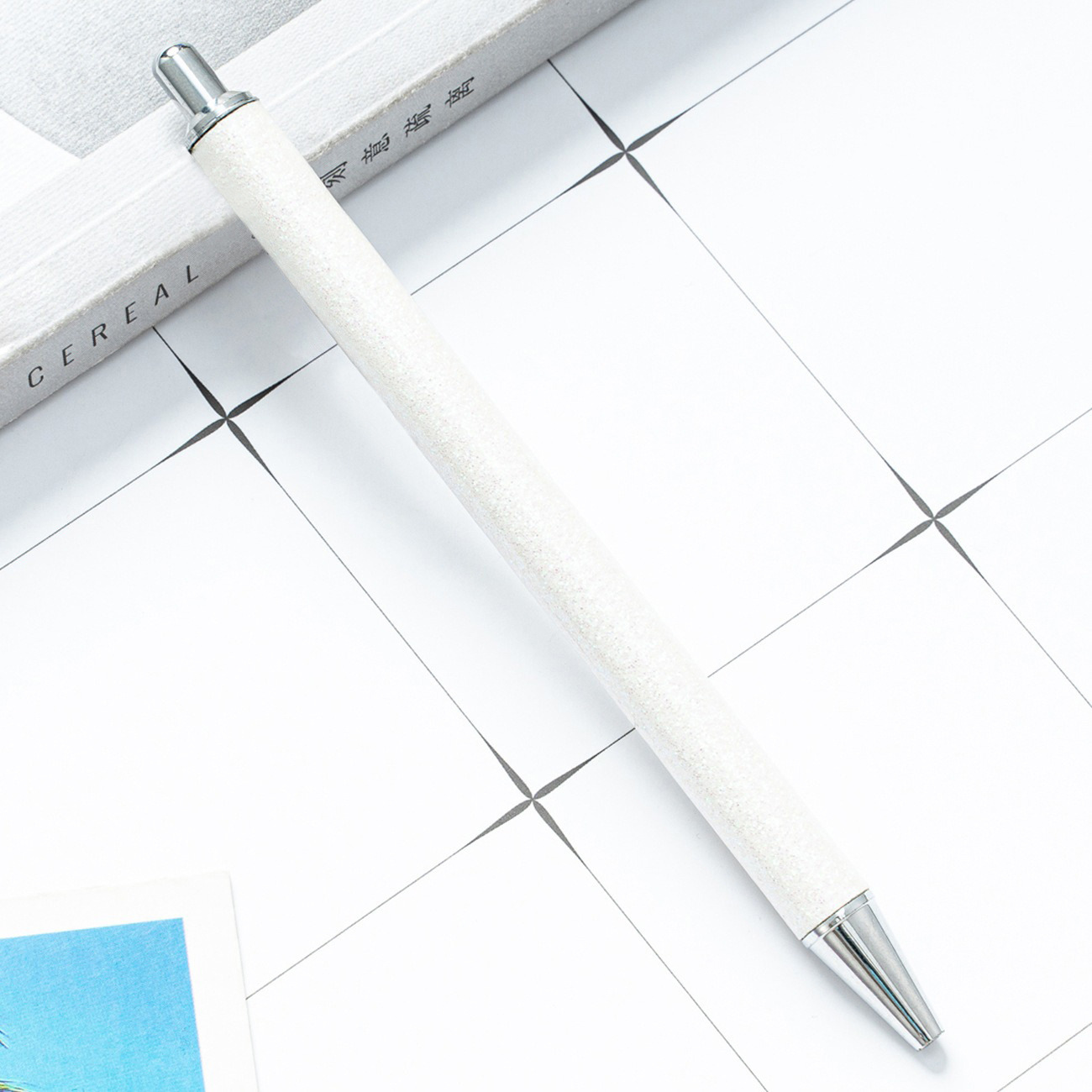 ホワイト (シルバー)