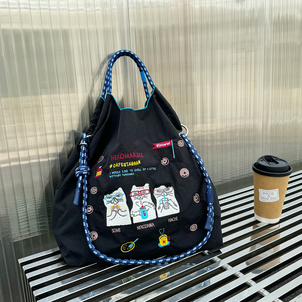 黒い魚猫(ショルダーストラップは付属しません)