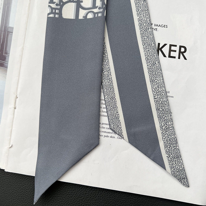 灰色の文字の新しいバージョン